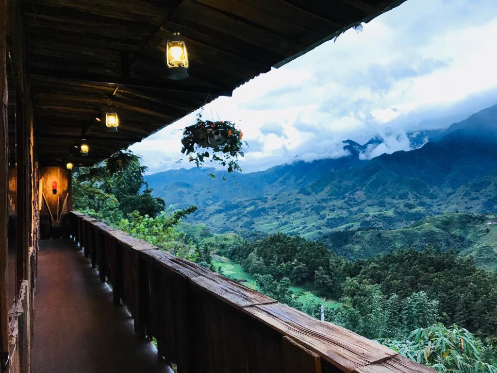 Fansipan Terrace Cafe and Homestay - 7