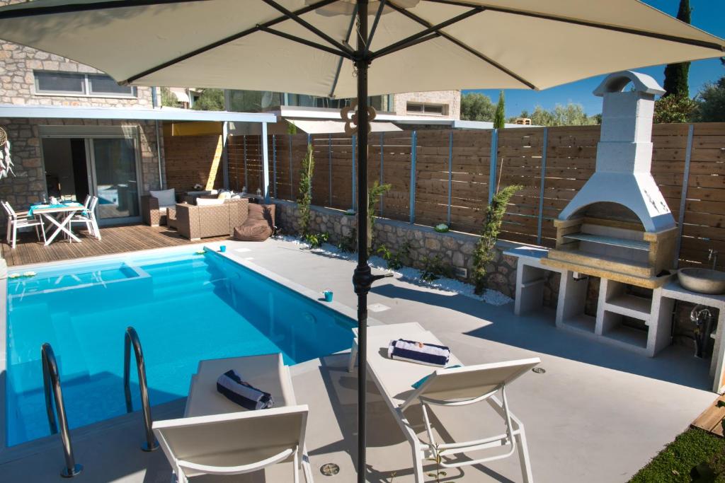 Bazén v ubytování Lefkas Villas nebo v jeho okolí