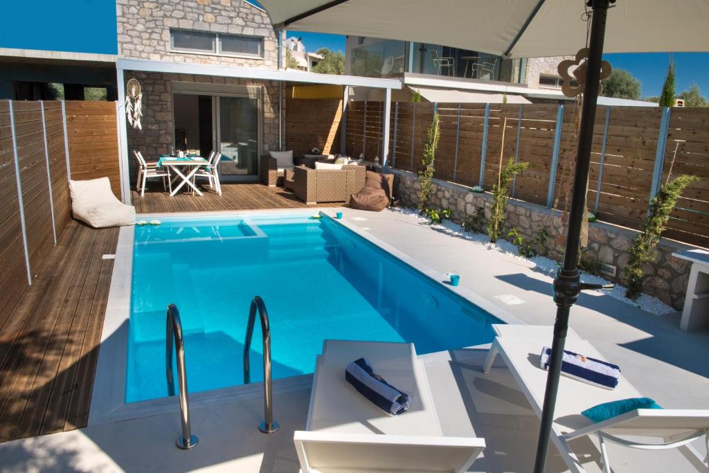 Bazén v ubytování Lefkas Villas nebo v jeho okolí