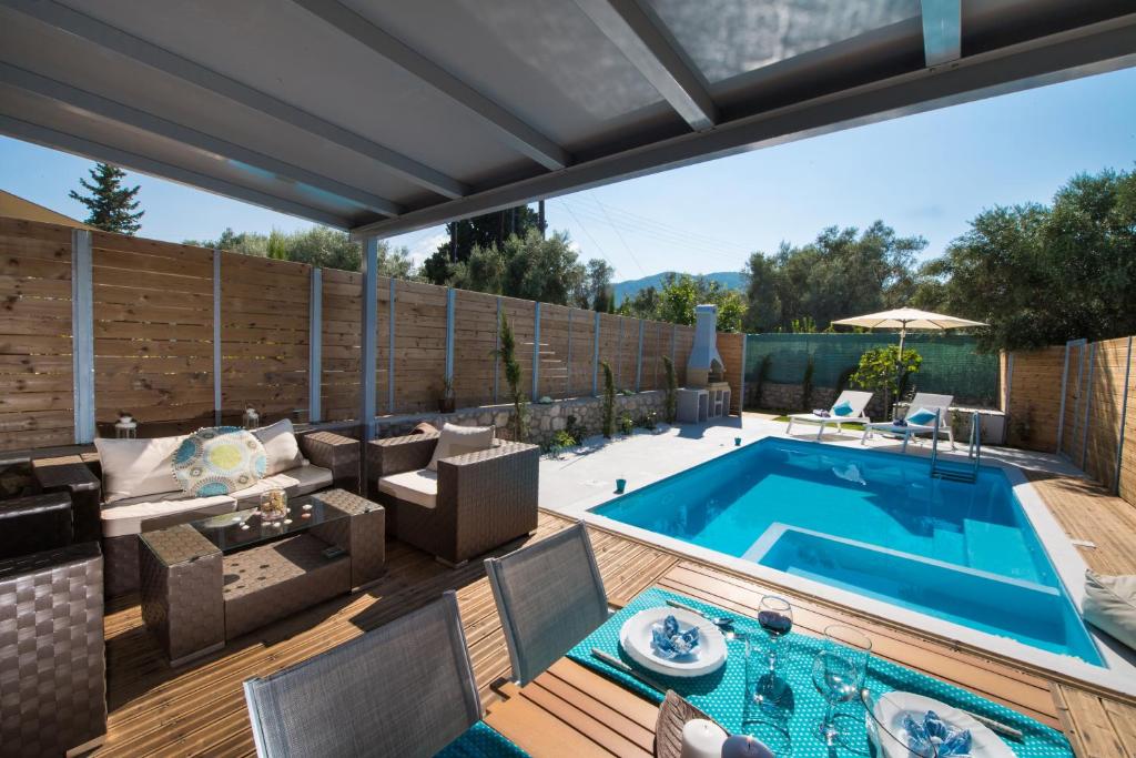 Bazén v ubytování Lefkas Villas nebo v jeho okolí