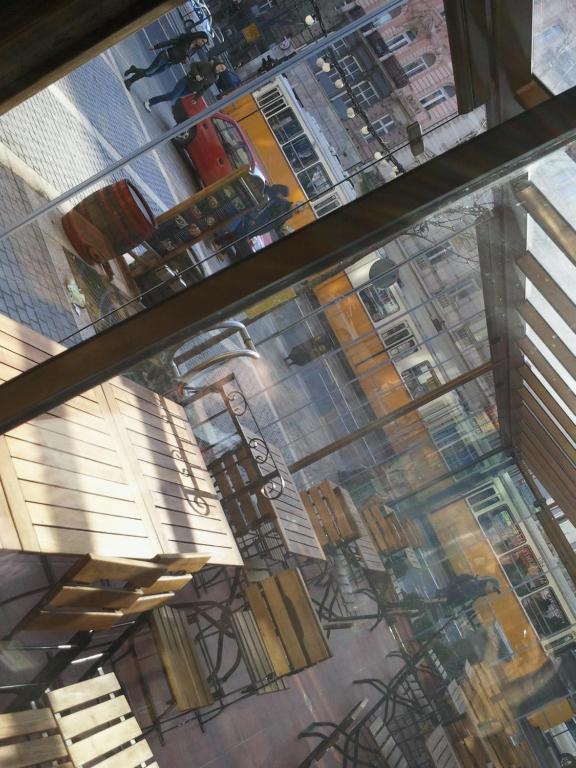 Reštaurácia alebo iné gastronomické zariadenie v ubytovaní Pulse Jackquaters