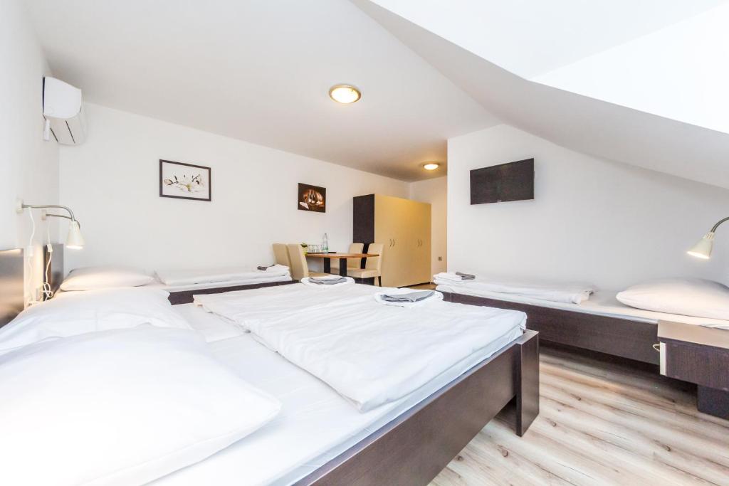 Nová Hospoda - Hotel & Restaurant - Resim 25