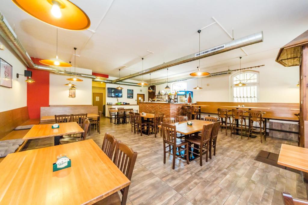 Nová Hospoda - Hotel & Restaurant - Resim 40