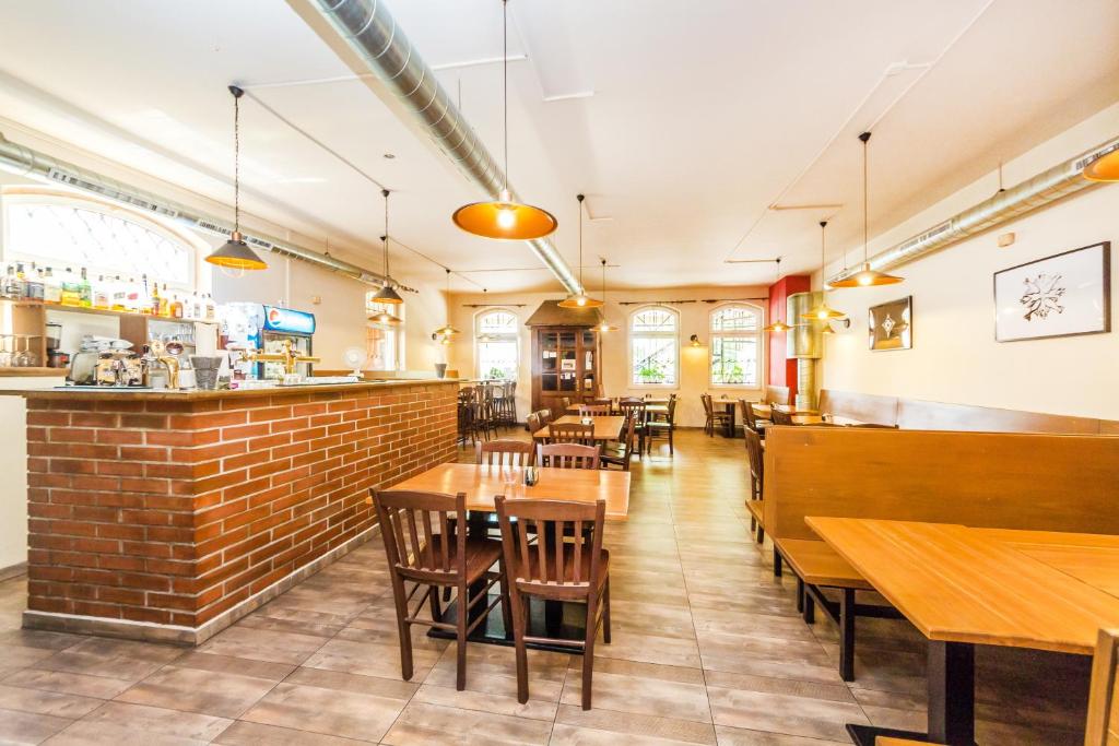 Nová Hospoda - Hotel & Restaurant - Resim 42