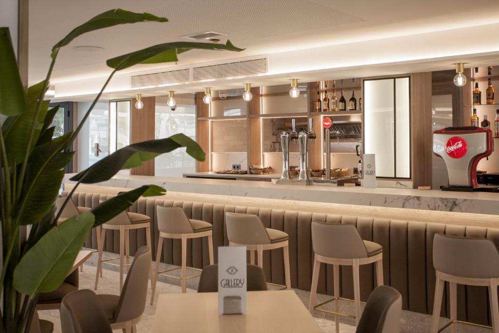 Restauracja lub miejsce do jedzenia w obiekcie Hotel Presidente 4 sup