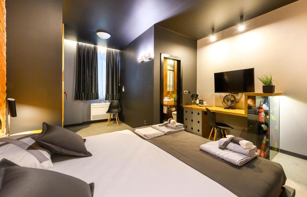 Split Industrial Design Rooms - 4