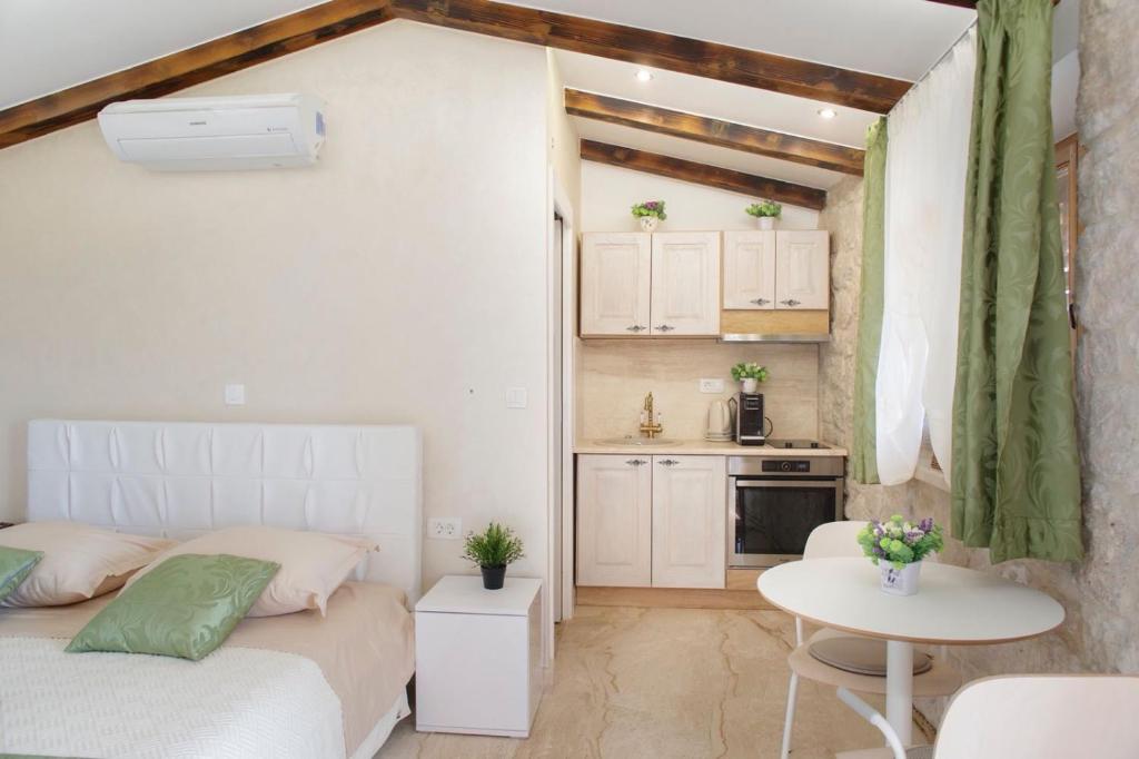 Kuchyňa alebo kuchynka v ubytovaní Luxury View Marjan
