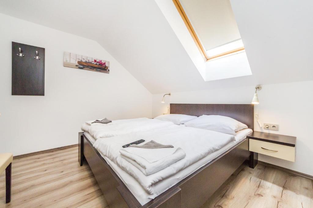 Nová Hospoda - Hotel & Restaurant - Resim 12