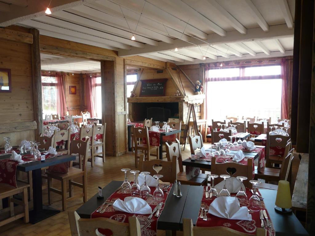 Restaurace v ubytování Logis Le Pont de Champ