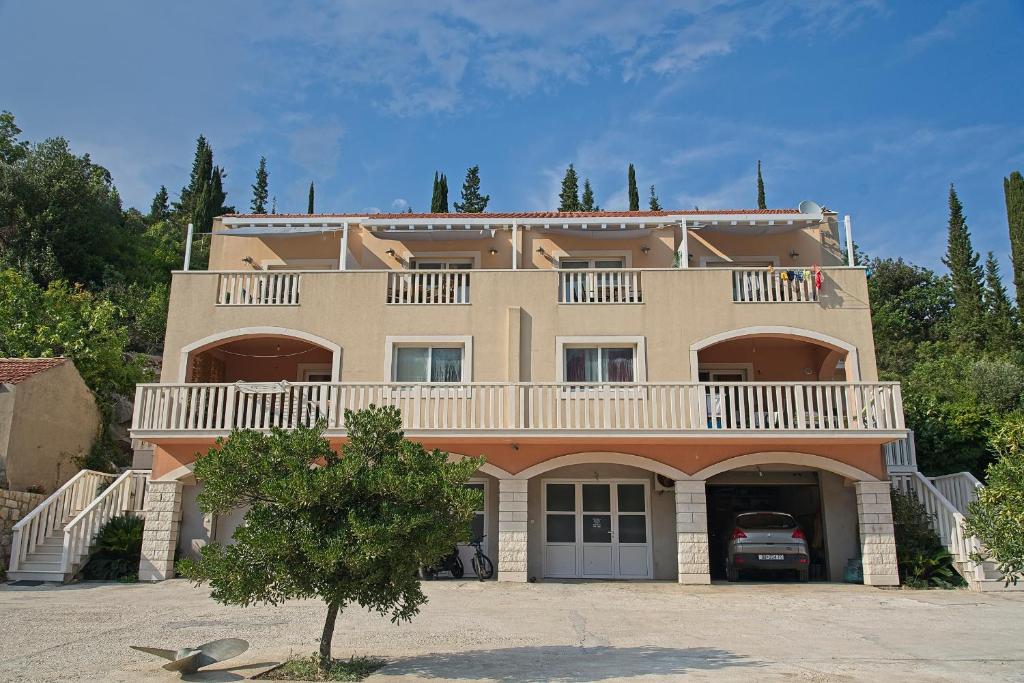 Budova, kde se apartmán nachází