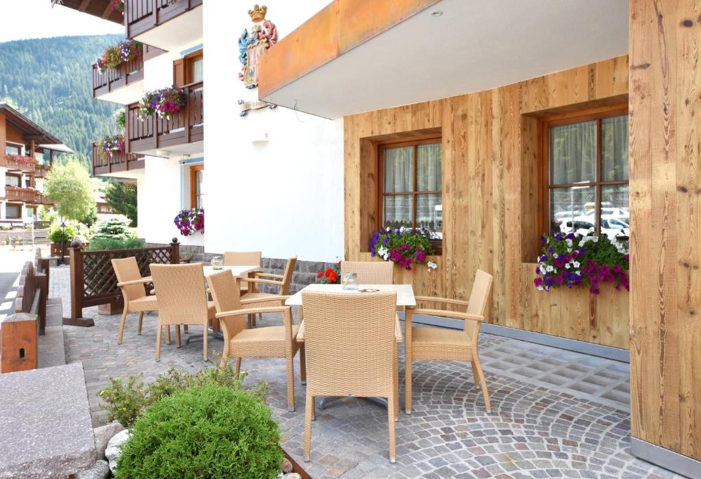 Nespecifikovaný výhled na hory nebo výhled na hory při pohledu z hotelu