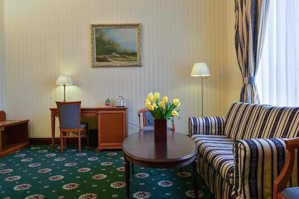 Posezení v ubytování Ayvazovsky Hotel