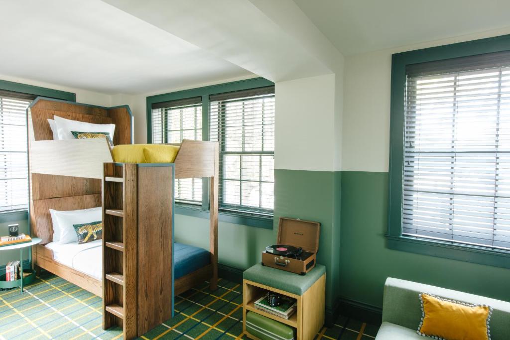 Hotel Clermont Atlanta, by Oliver photo 2
