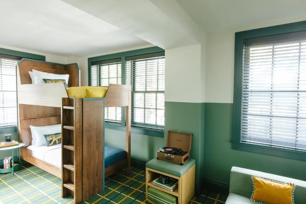 Classic Quadruple Room