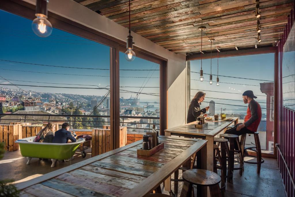 Svalir eða verönd á Hotel Winebox Valparaiso