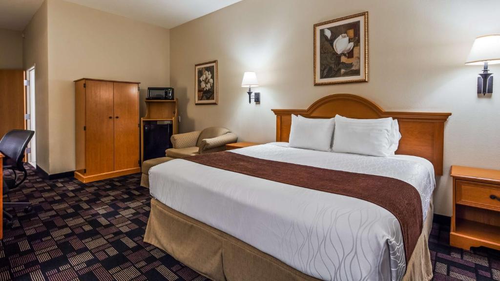 Postel nebo postele na pokoji v ubytování Best Western Longview