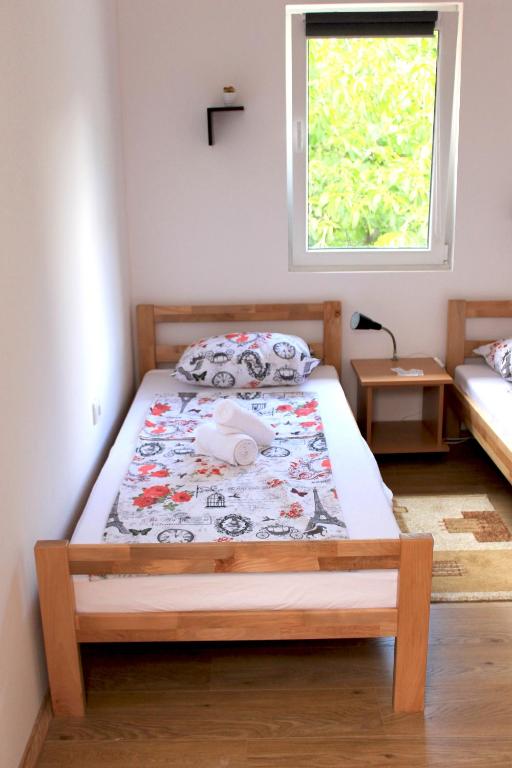 A&A - Twin Room With Shared Bathroom
