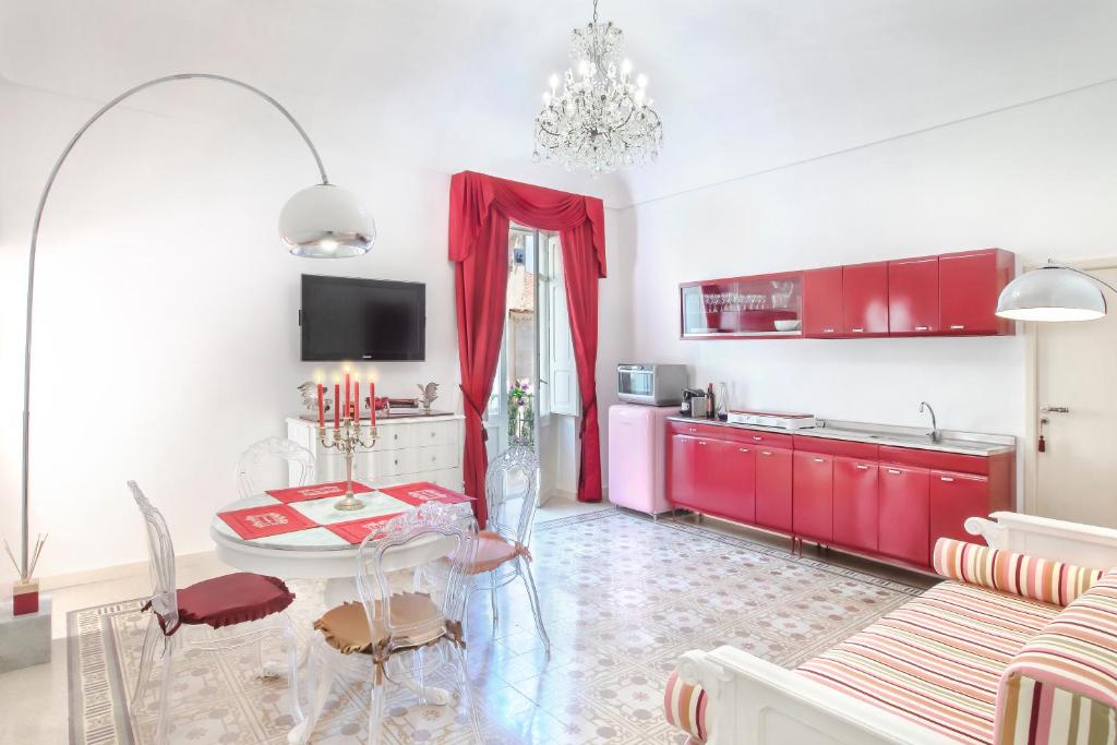 A television and/or entertainment centre at à Marchisa -Noto-