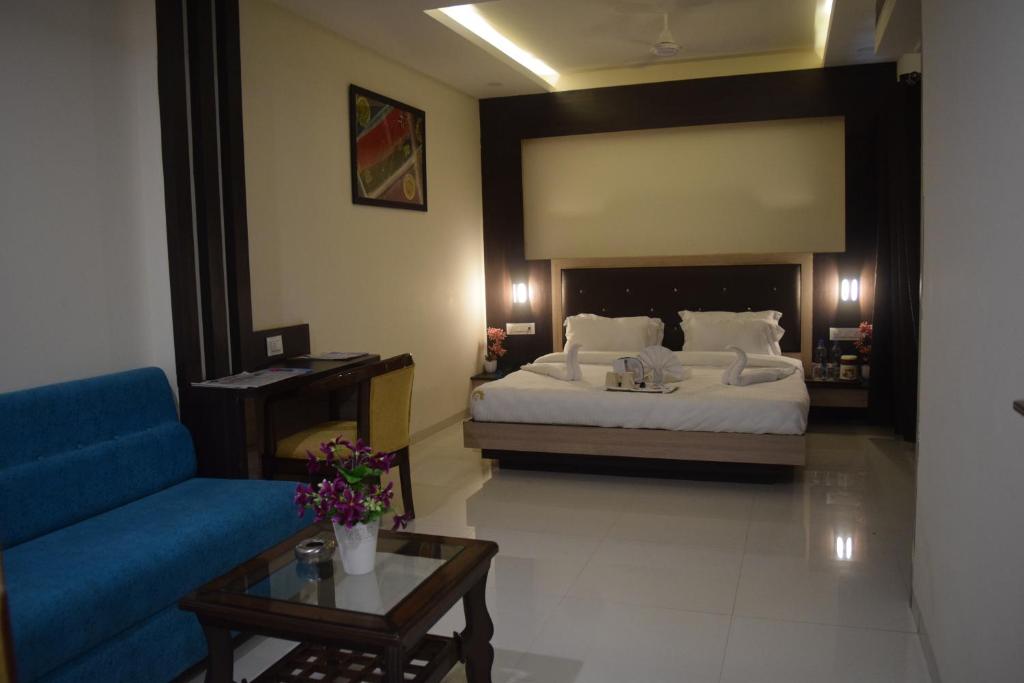 Hotel Dayal Shree Paradise - Habitación De Lujo (2 Adultos + 1 Niño)