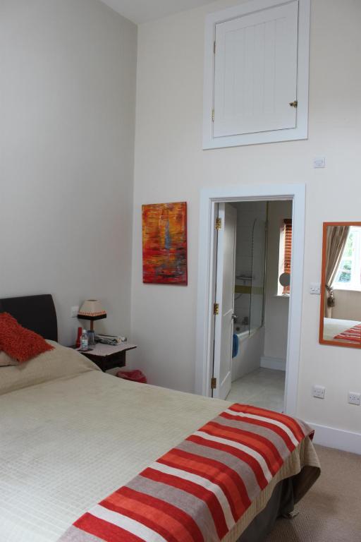 High Street Farm Barn - Deluxe Double Room With Bath