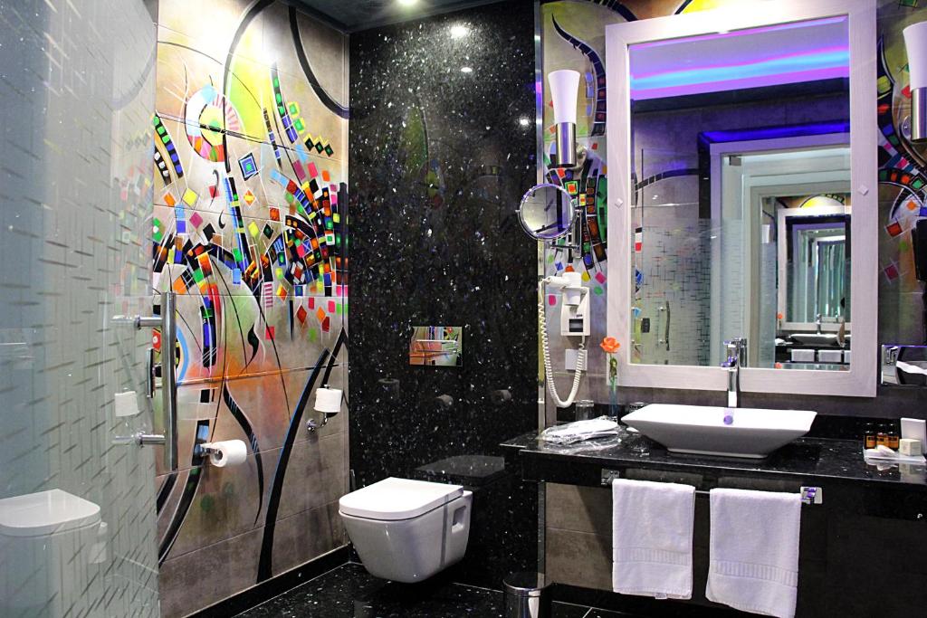 Koupelna v ubytování Zaki Hotel