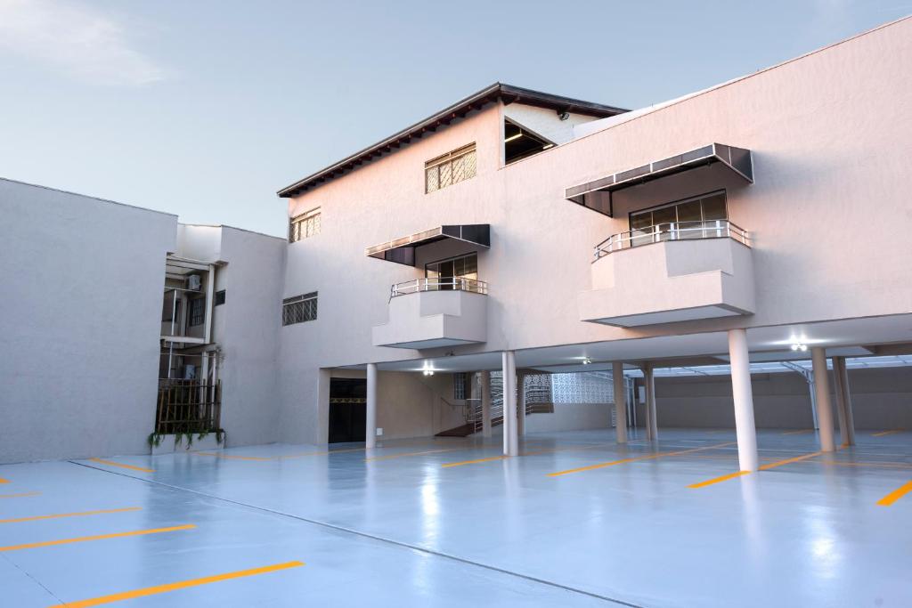  Solar Plaza Hotel