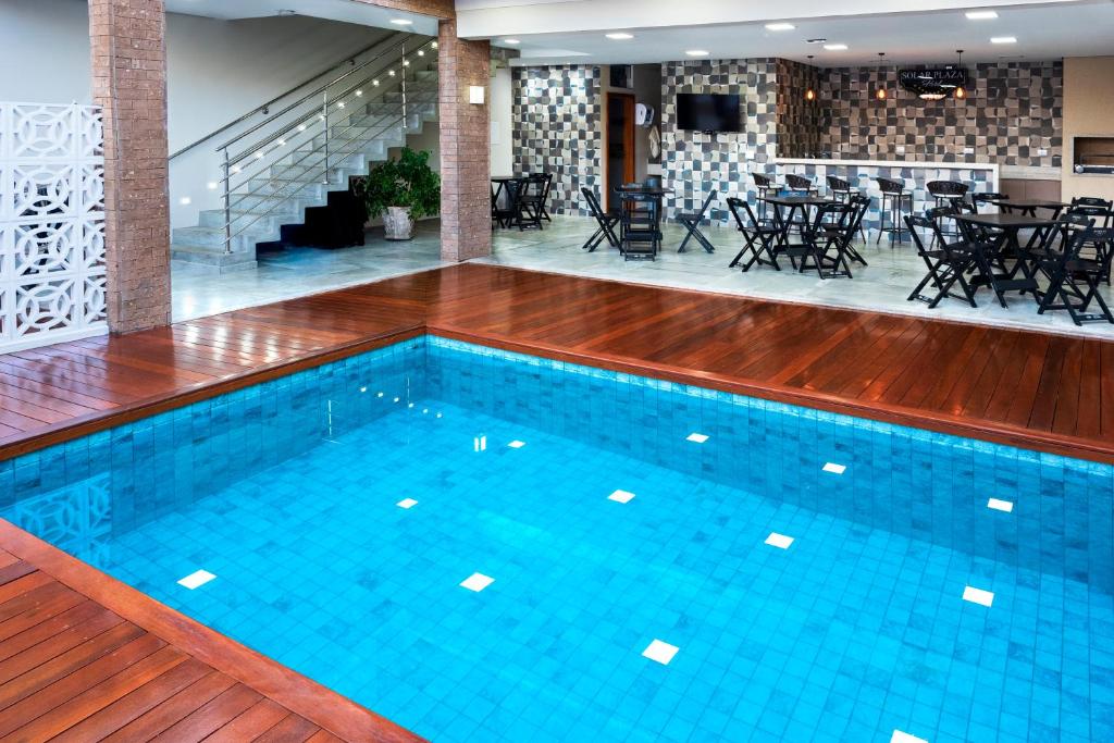  Solar Plaza Hotel