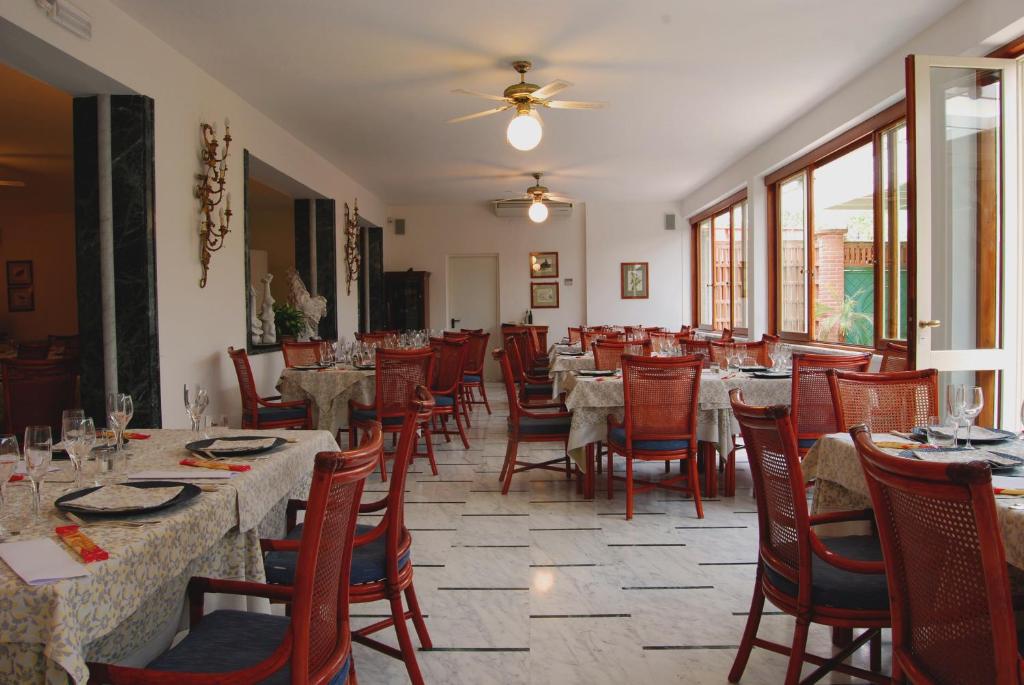 Restaurace v ubytování President Hotel