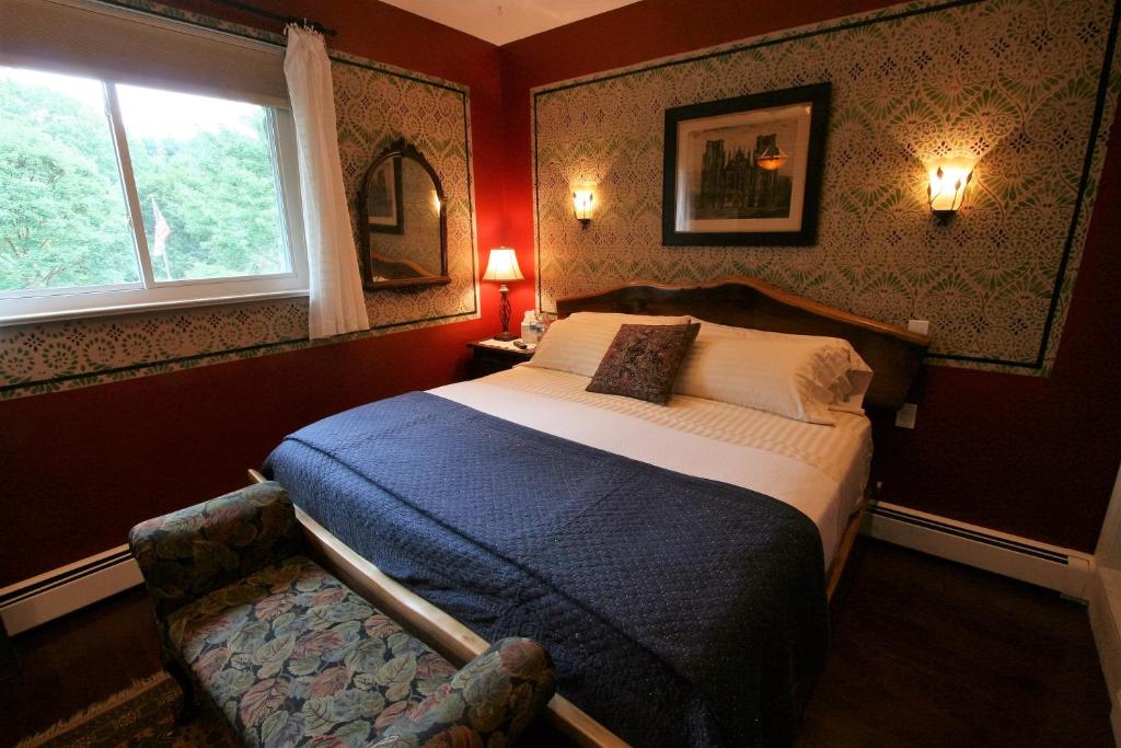 Alpenhof Bed & Breakfast - Standard King Room
