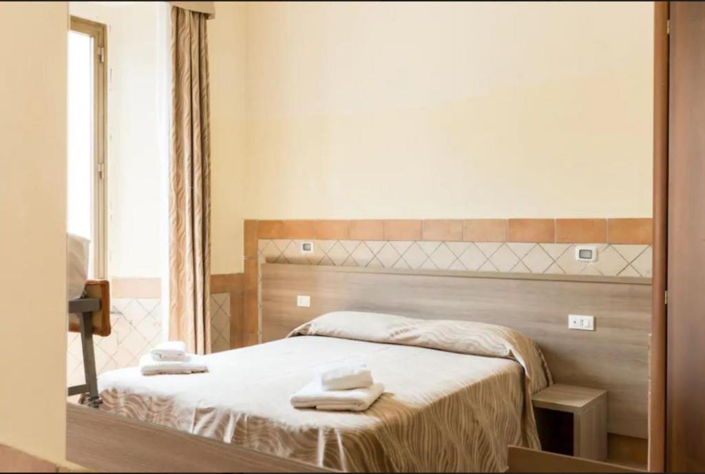 Alex Romano - Double Or Twin Room With Private Bathroom