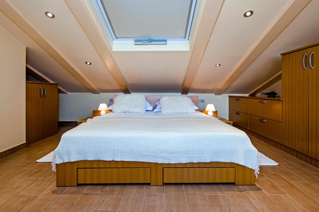 Guest House Golden Goose - Apartment With Sea View - Attic
