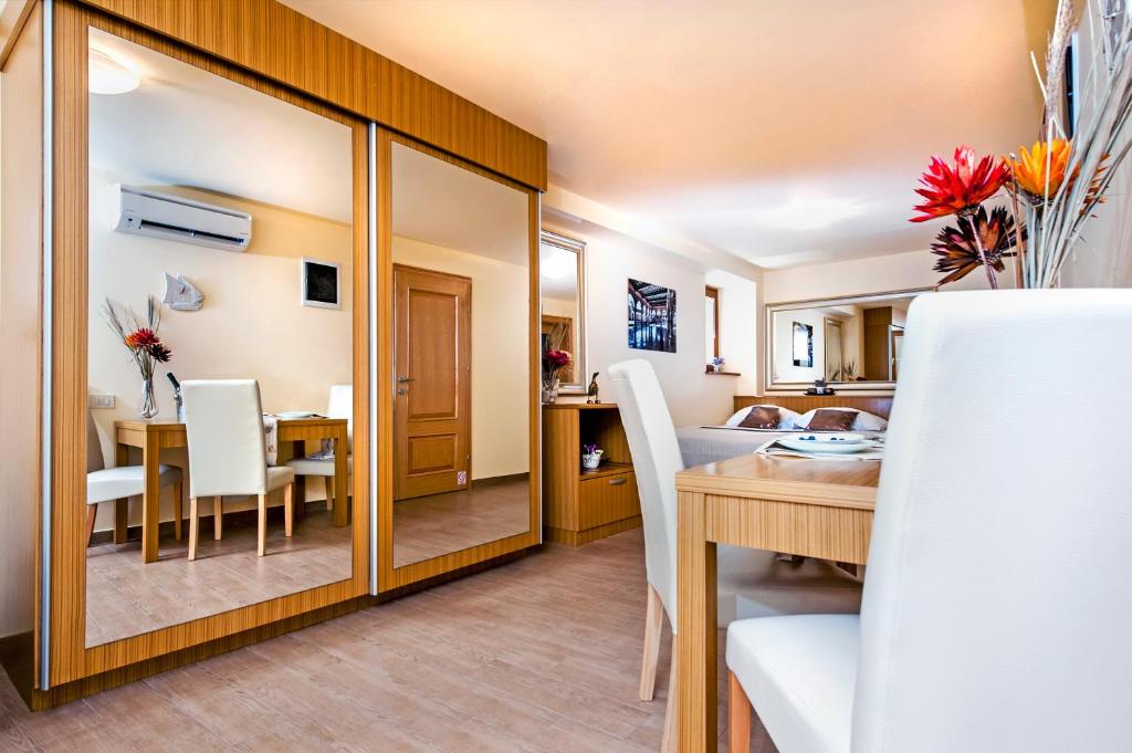 Guest House Golden Goose - 13