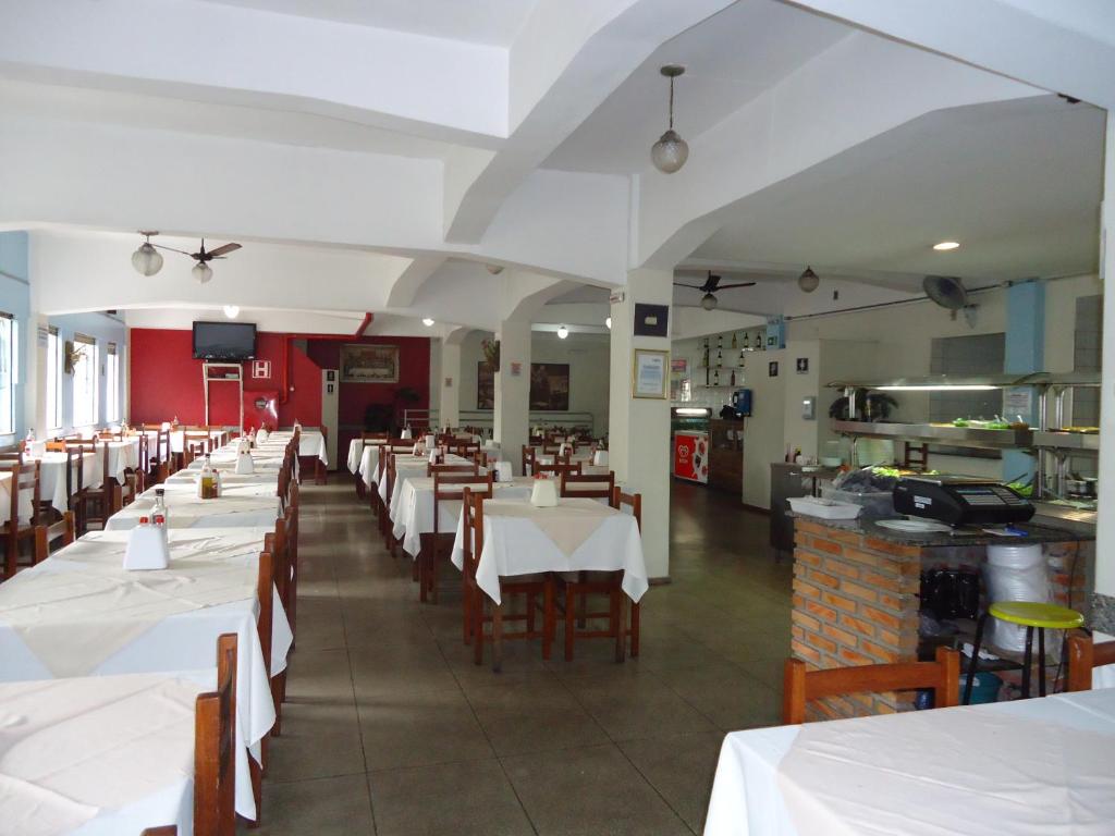 A restaurant or other place to eat at Hotel Turista