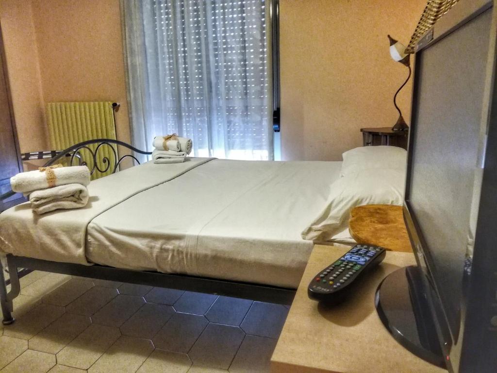 A television and/or entertainment centre at Bed and Breakfast Pieffe