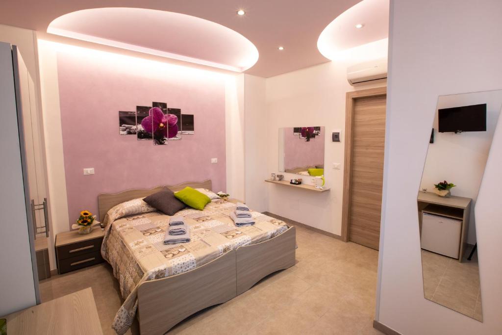 Cuneo Bed