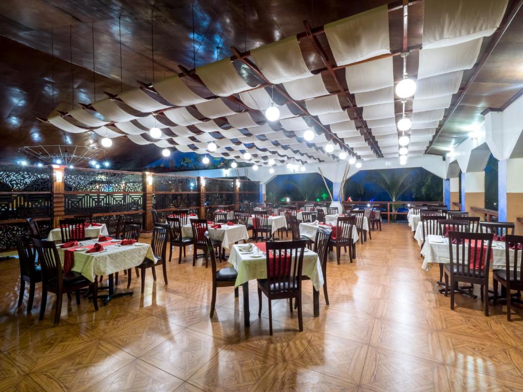 Restaurace v ubytování Azao Resort & Spa