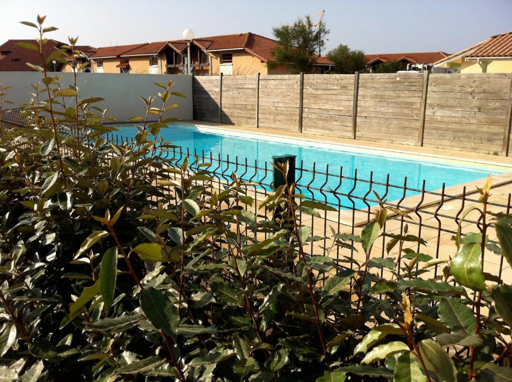 Bazén v ubytování Maison Indigo 6 personnes nebo v jeho okolí