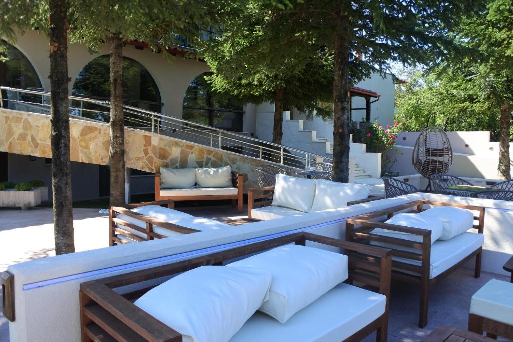 Posedenie v ubytovaní Hotel Konaki