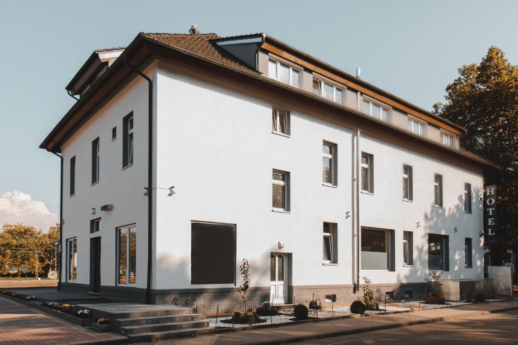 Das Gebäude in dem sich das Hotel befindet