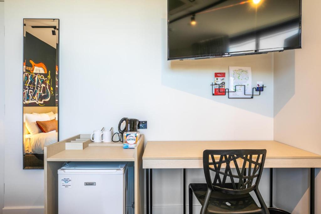 Nightcap at Chardons Corner Hotel - Resim 44