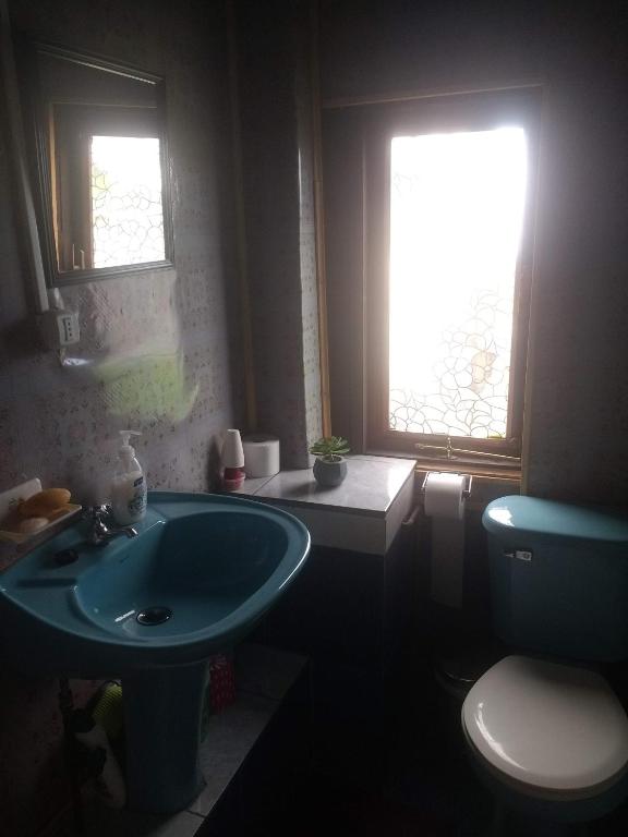 Koupelna v ubytování "Mi Hostal Tu Casa" Hostal Familiar SOLO EMPRESAS, TURISTAS y VIAJEROS Espacio para BICICLETAS y MOTOS