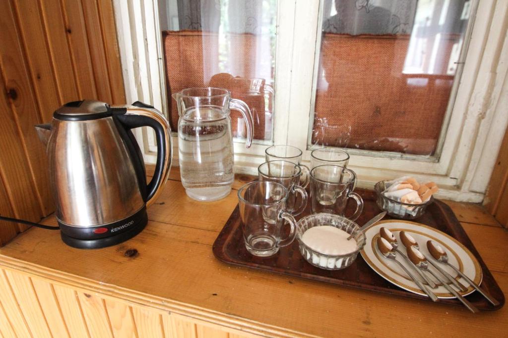Příslušenství pro přípravu čaje a kávy v ubytování Eka&Nino GuestHouse