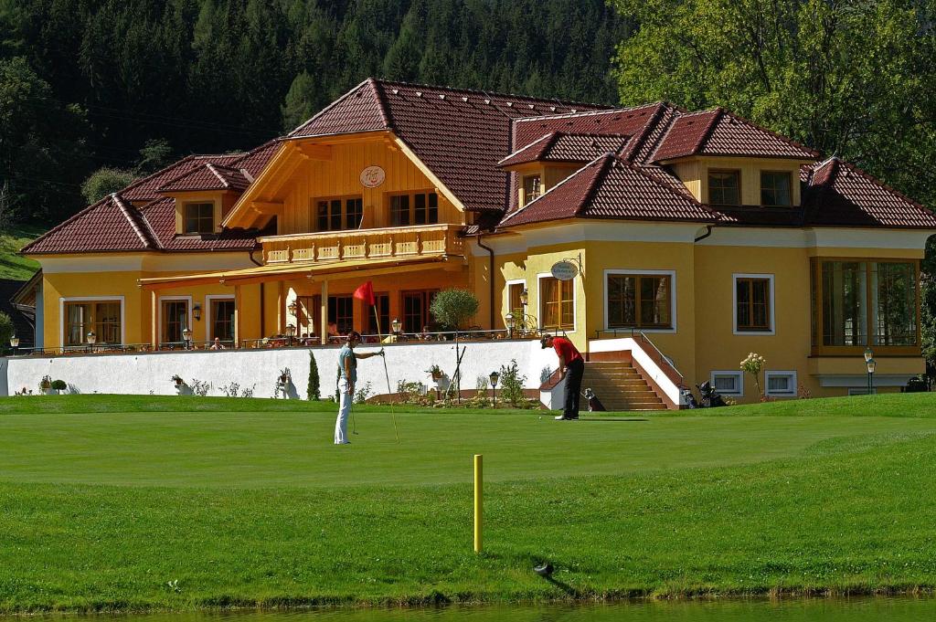 Golf v farmy nebo okolí