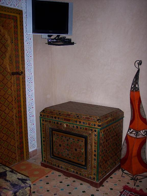 Televisor o centre d'entreteniment de Riad Benchekroun