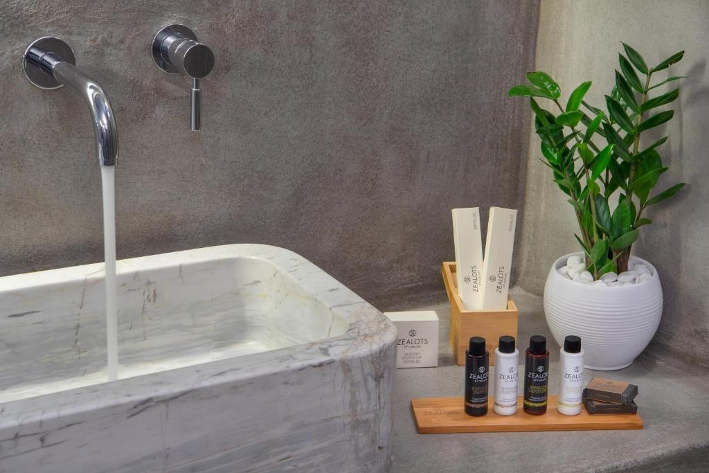 Halcyon Days Suites - 11