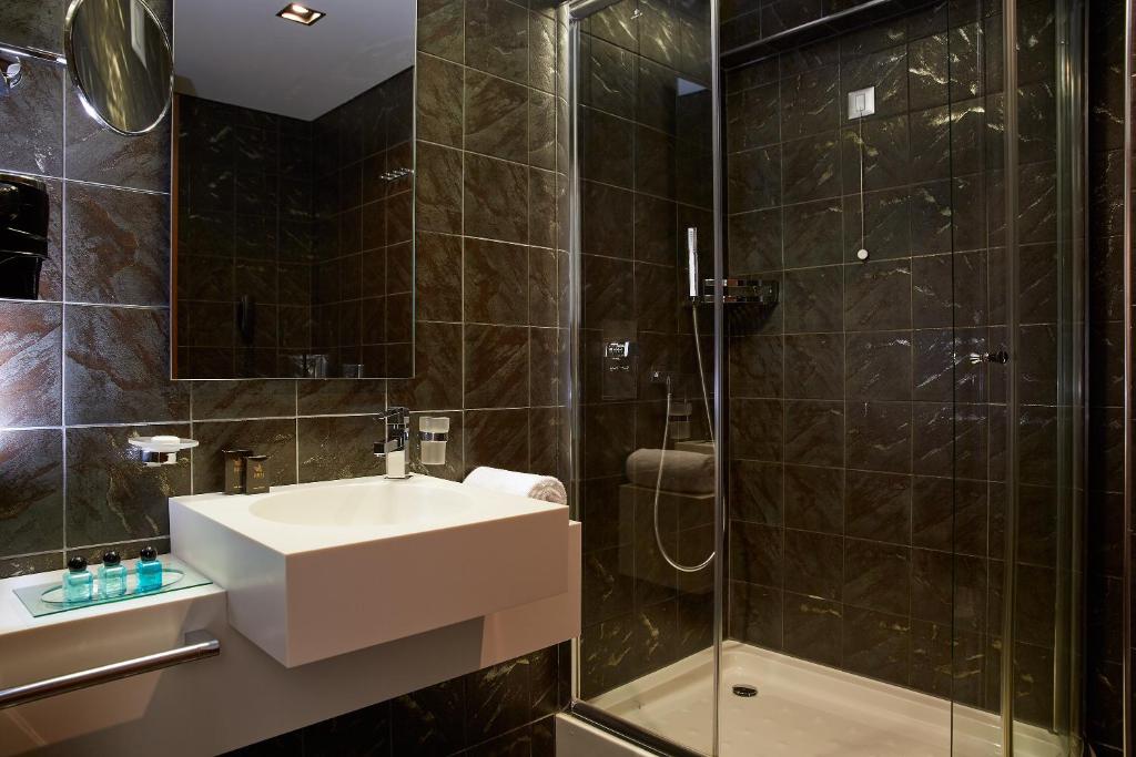 Koupelna v ubytování Lucy Hotel