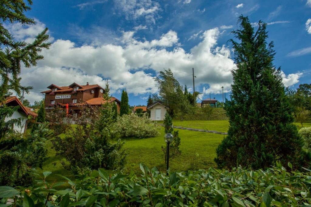 Vonkajšia záhrada v ubytovaní Tourist Center Marko