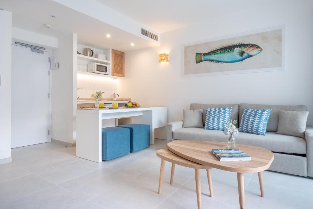 Carema Beach Menorca, Cala en Bosc – Updated 2022 Prices