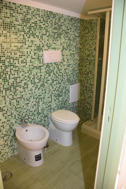 A bathroom at le case della baia di Napoli