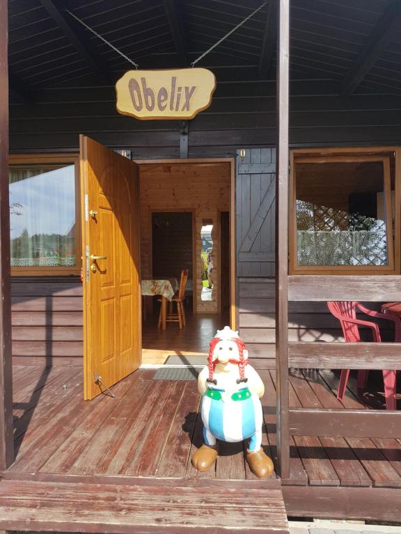 Photo de la galerie de l'établissement Asterix i Obelix domki i pokoje gościnne, à Wicie